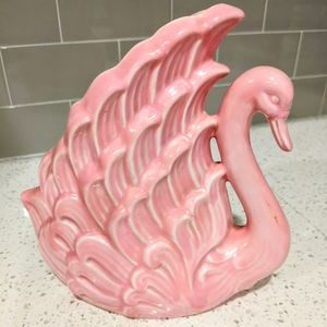 Pretty in Pink Swan Vase
